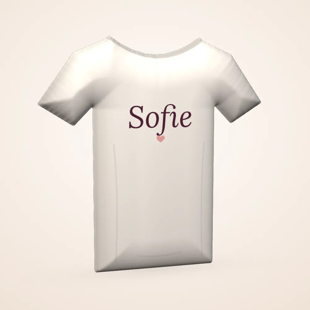 Wit T-shirt met de naam Sofie en een roze hartje: voorbeeld van een personalisatie (3D-voorbeeldweergave, geen foto)